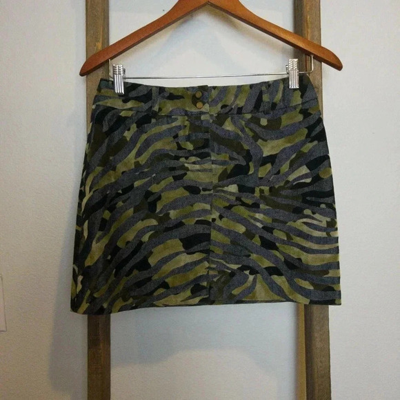 Express Women Green Camoflauge Mini Skirt Sz 1 2 Stretch Pockets Neutral Rock - Picture 3 of 10